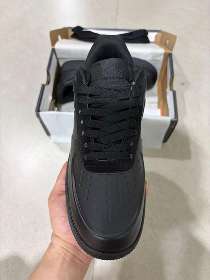 AF1 Pure Black
