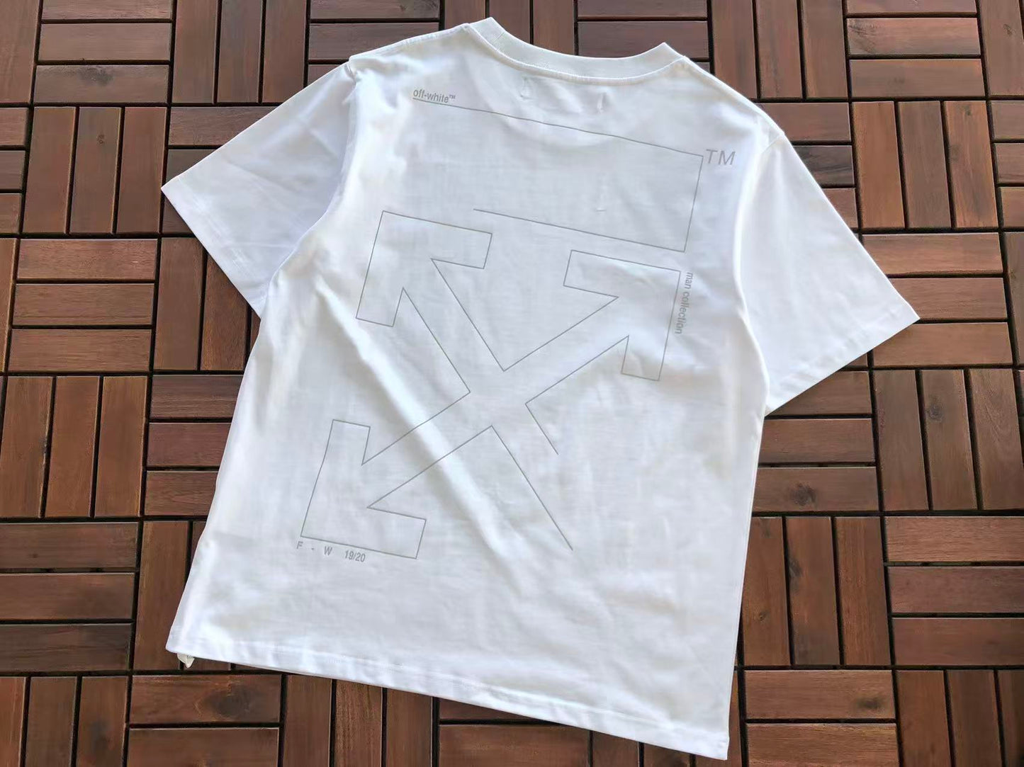 T-shirt Off