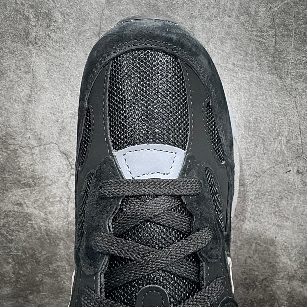 992 Black Grey