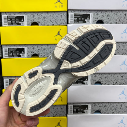 Gel-1130 Grey/Black