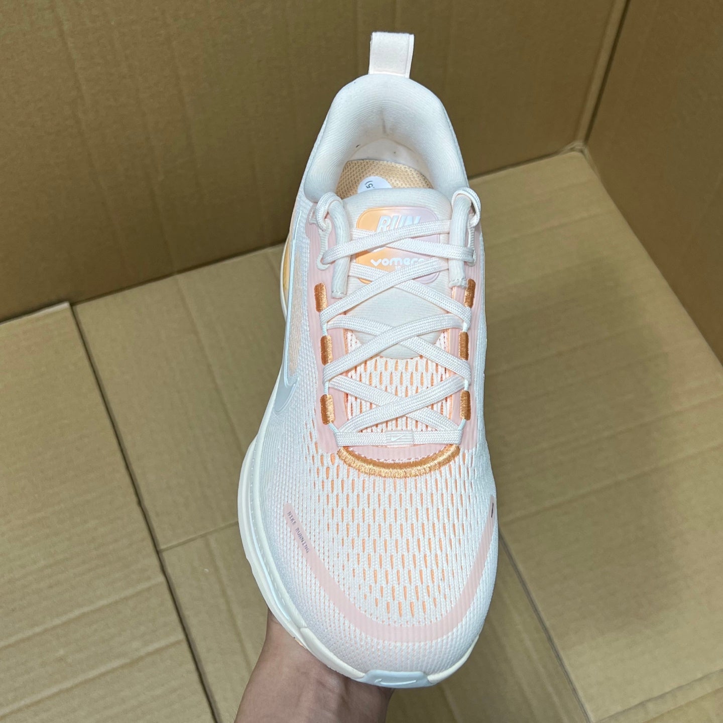 Vomero 18 Guava Ice/Orange Chalk