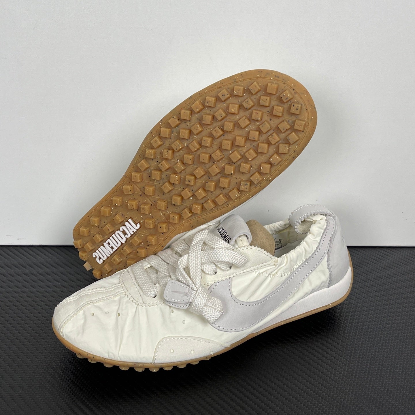 Jacquemus x Wmns Moon White