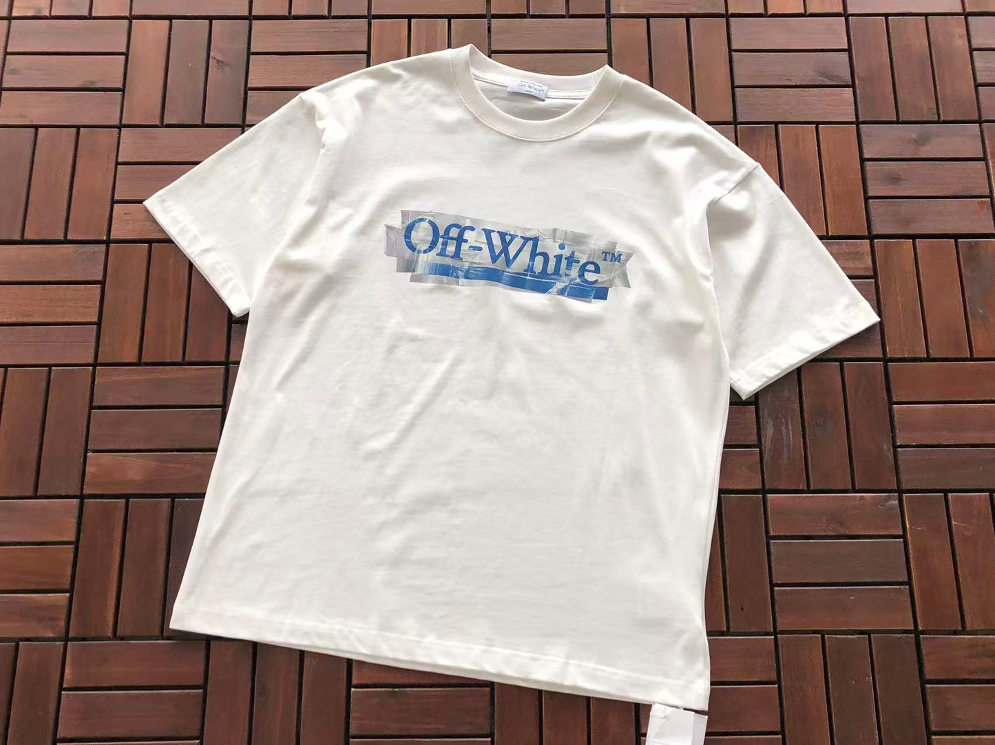 T-shirt Off