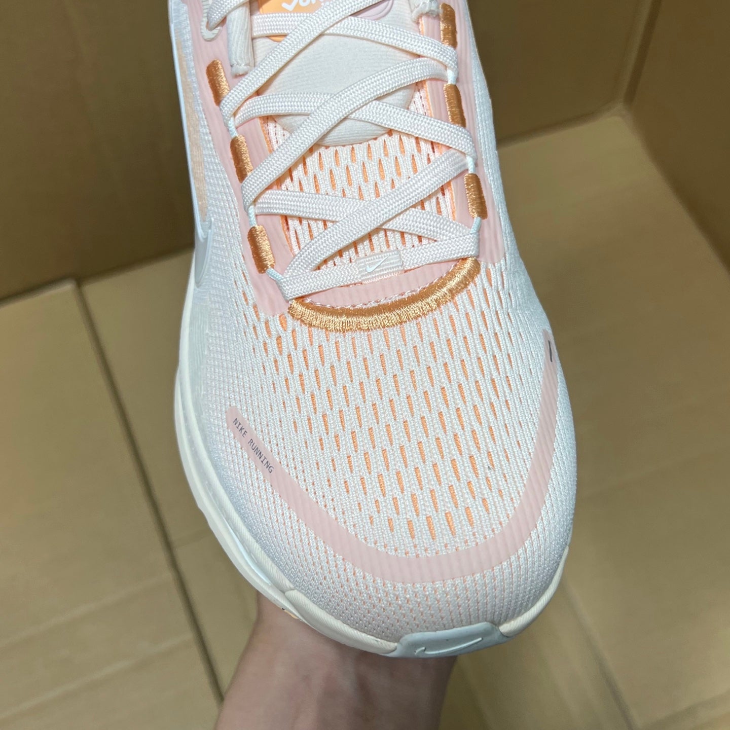 Vomero 18 Guava Ice/Orange Chalk