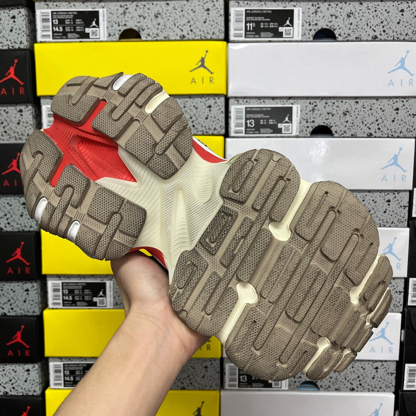 BLG Cargo Beige/Grey/Red