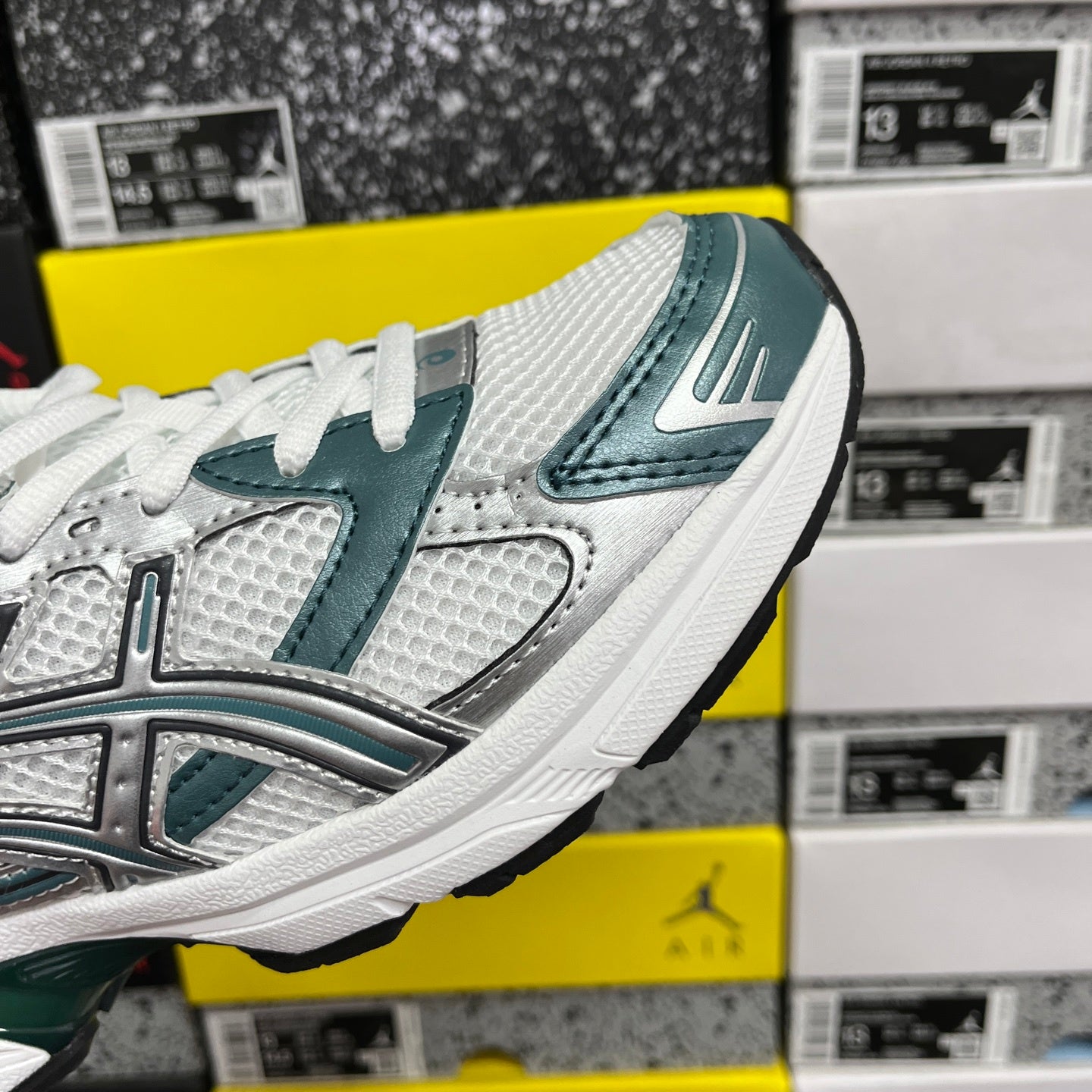 Gel-1130 White/Dark Neptune
