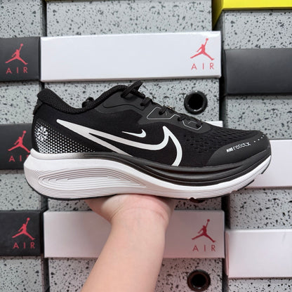 Nk Air Alphazoom Black/White