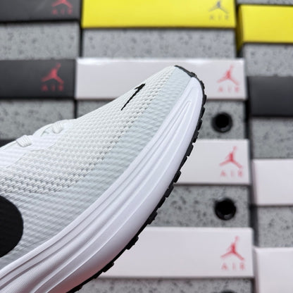 Revolution 8 White