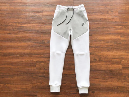 Conjunto Tech Fleece Branco e Cinza