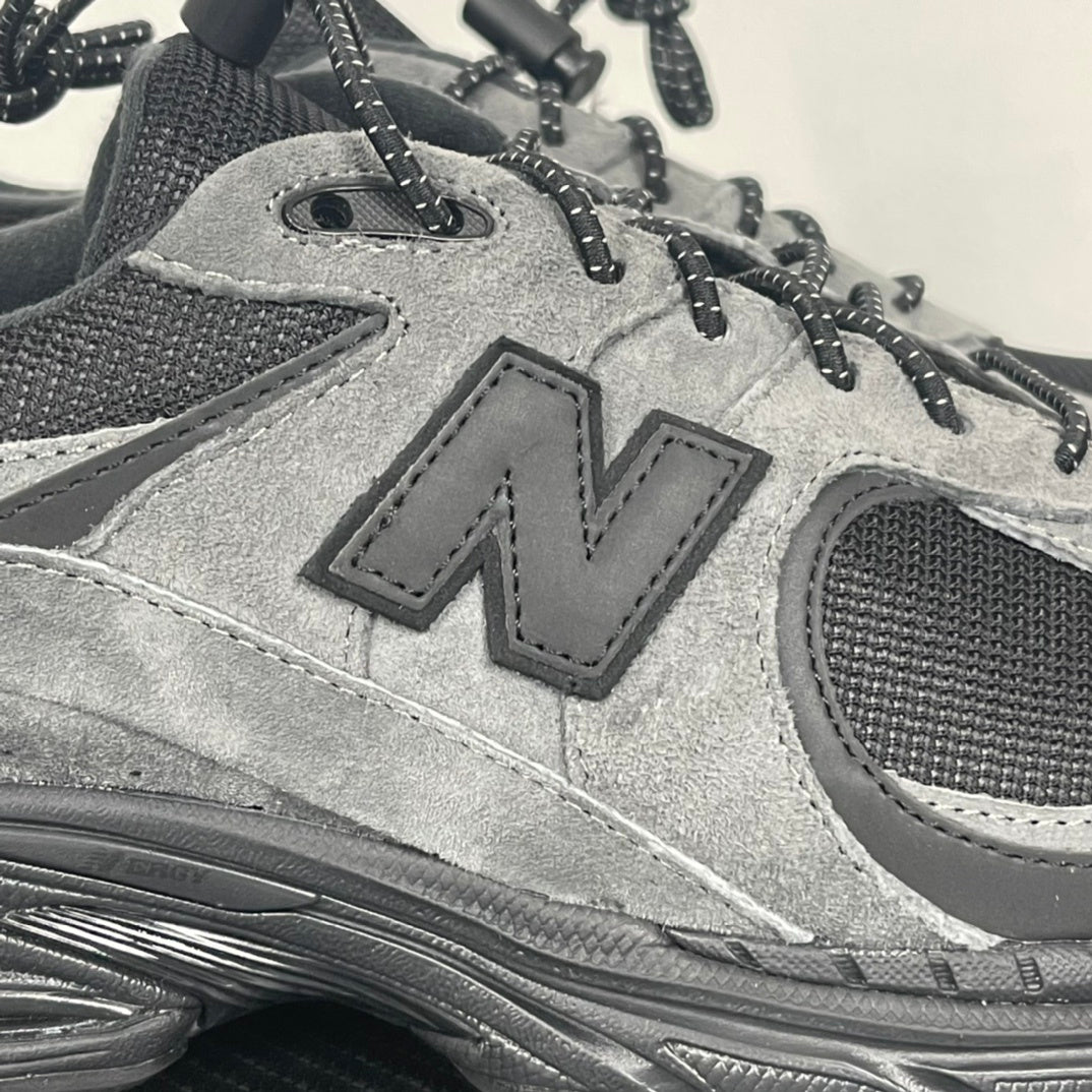 2002R Gore-Tex Grey