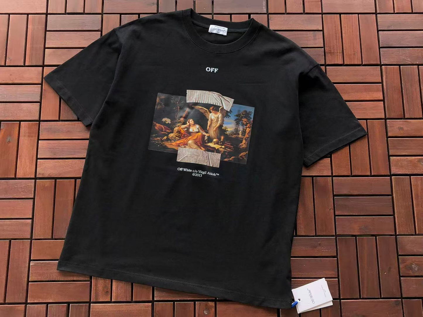 T-shirt Off