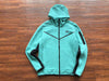 Conjunto Tech Fleece Verde Turquesa