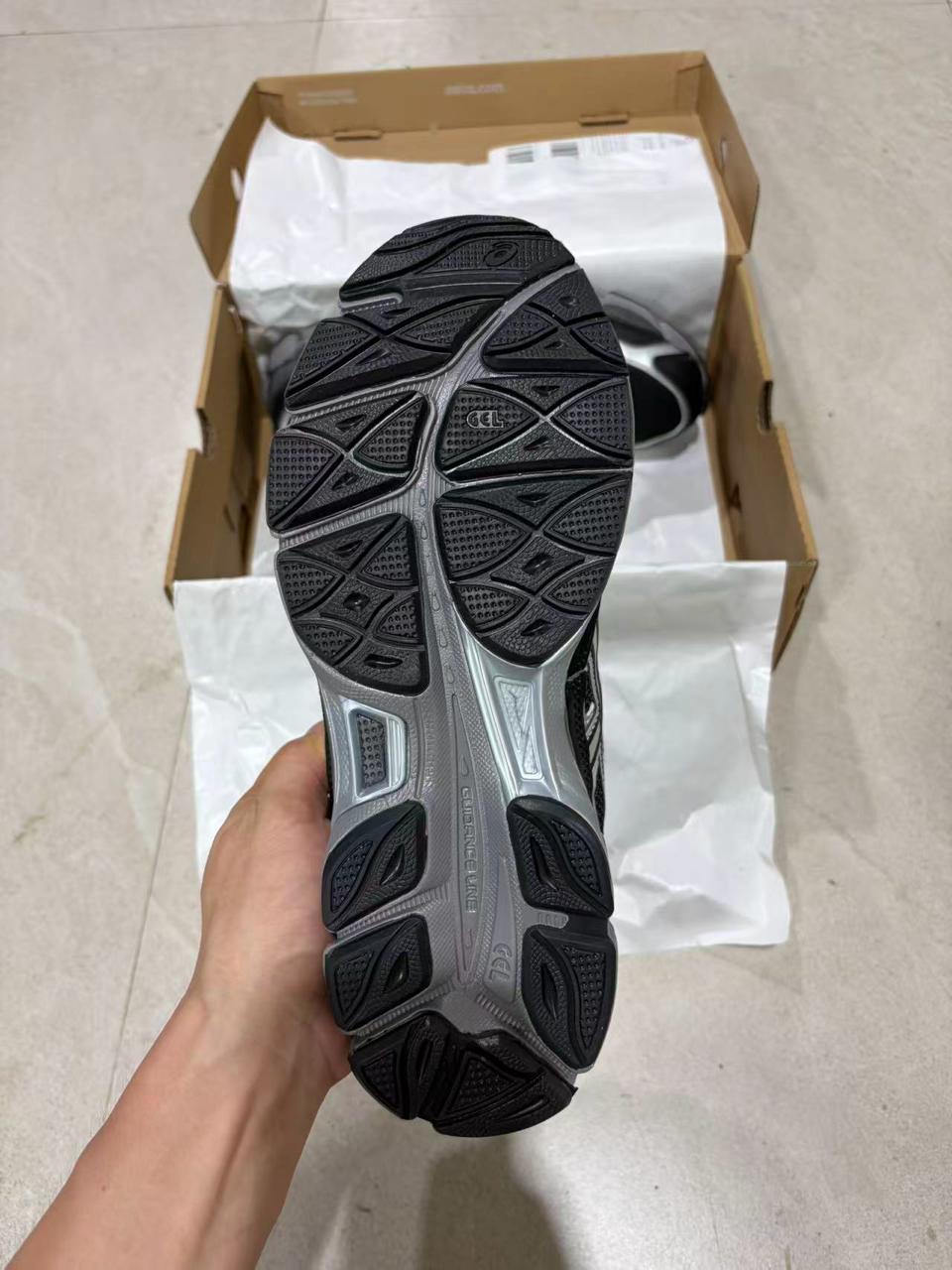 GEL-NYC Black and Silver