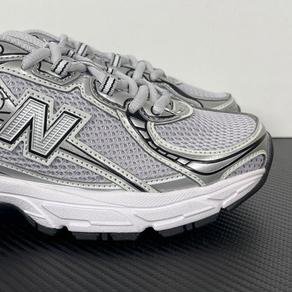 740 White / Silver / Black
