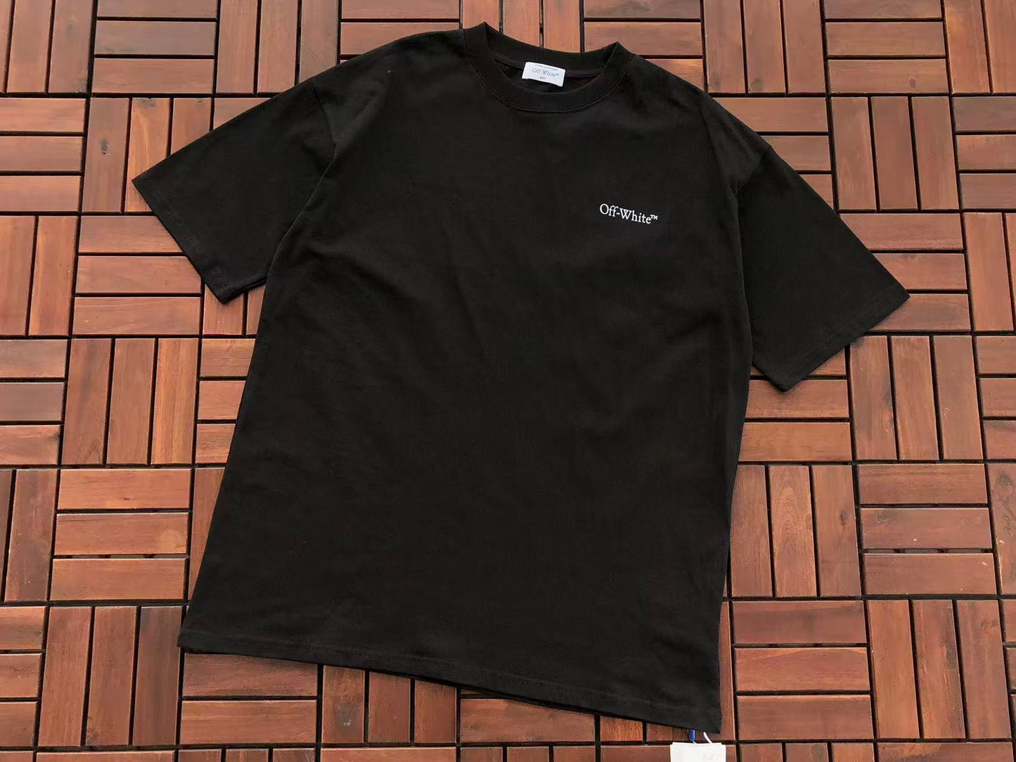 T-shirt Off