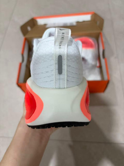 Vomero Plus White Red