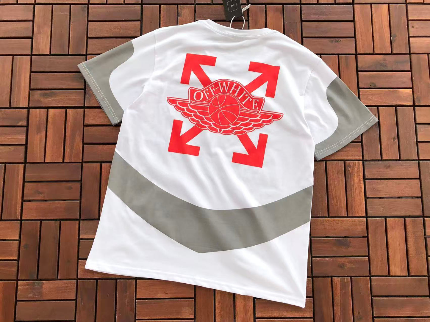 T-shirt Off