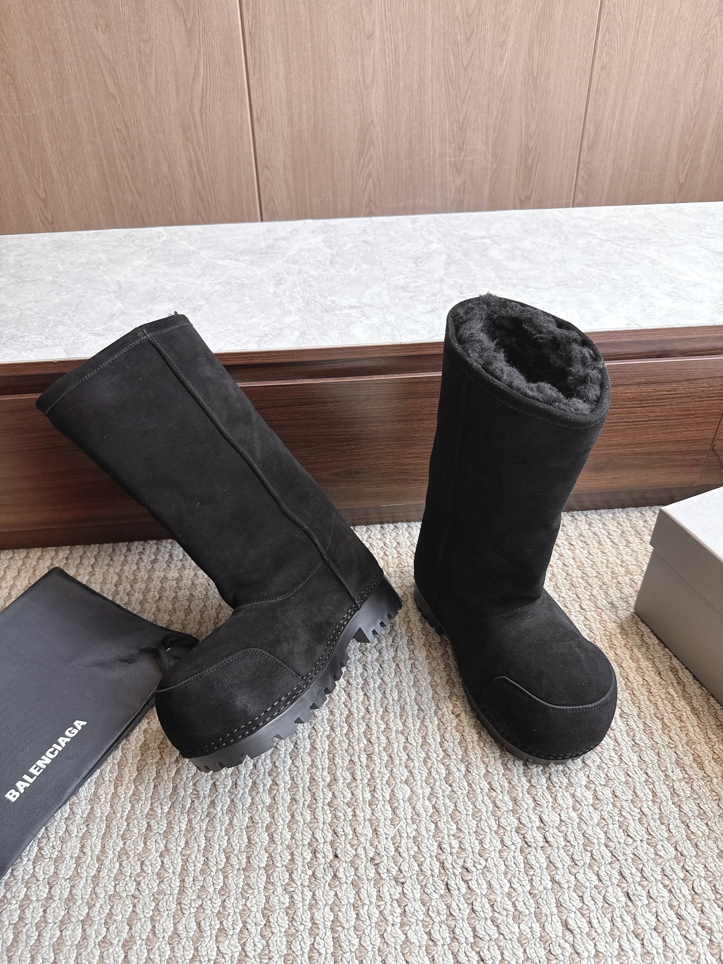 BLG Alaska fur suede boots Black