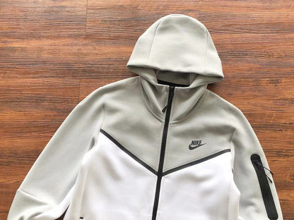 Conjunto Tech Fleece Branco e Cinza