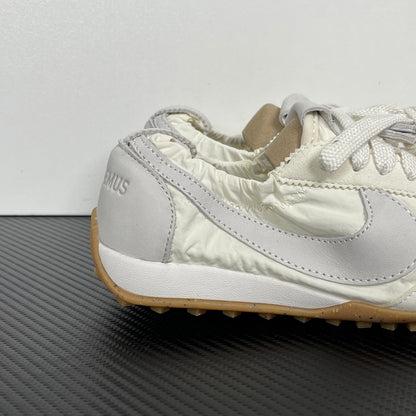 Jacquemus x Wmns Moon White