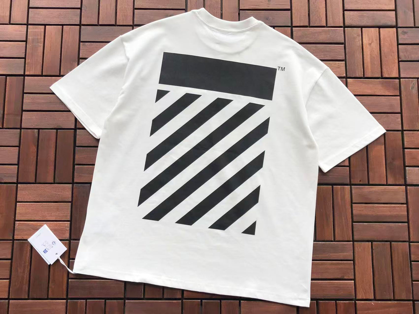 T-shirt Off
