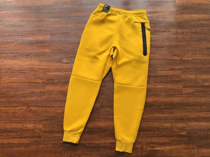 Conjunto Tech Fleece Amarelo