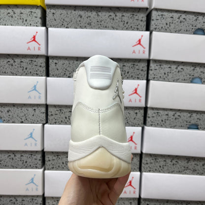 AJ11 Retro Pearl