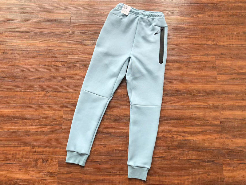 Conjunto Tech Fleece Azul claro