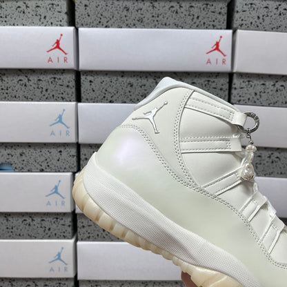 AJ11 Retro Pearl
