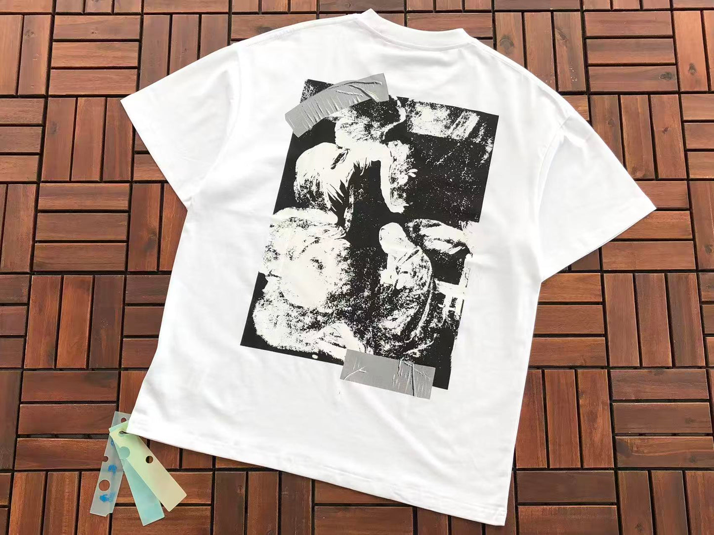 T-shirt Off