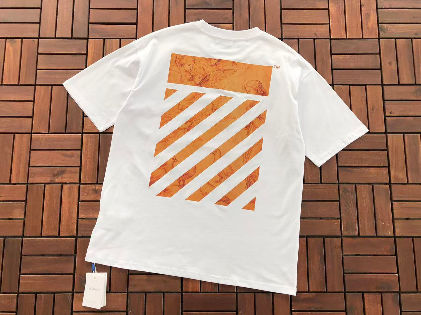 T-shirt Off