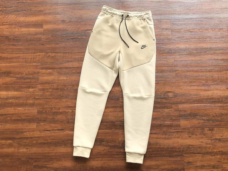 Conjunto Tech Fleece Bege