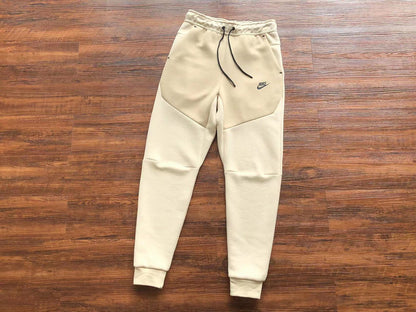 Conjunto Tech Fleece Bege