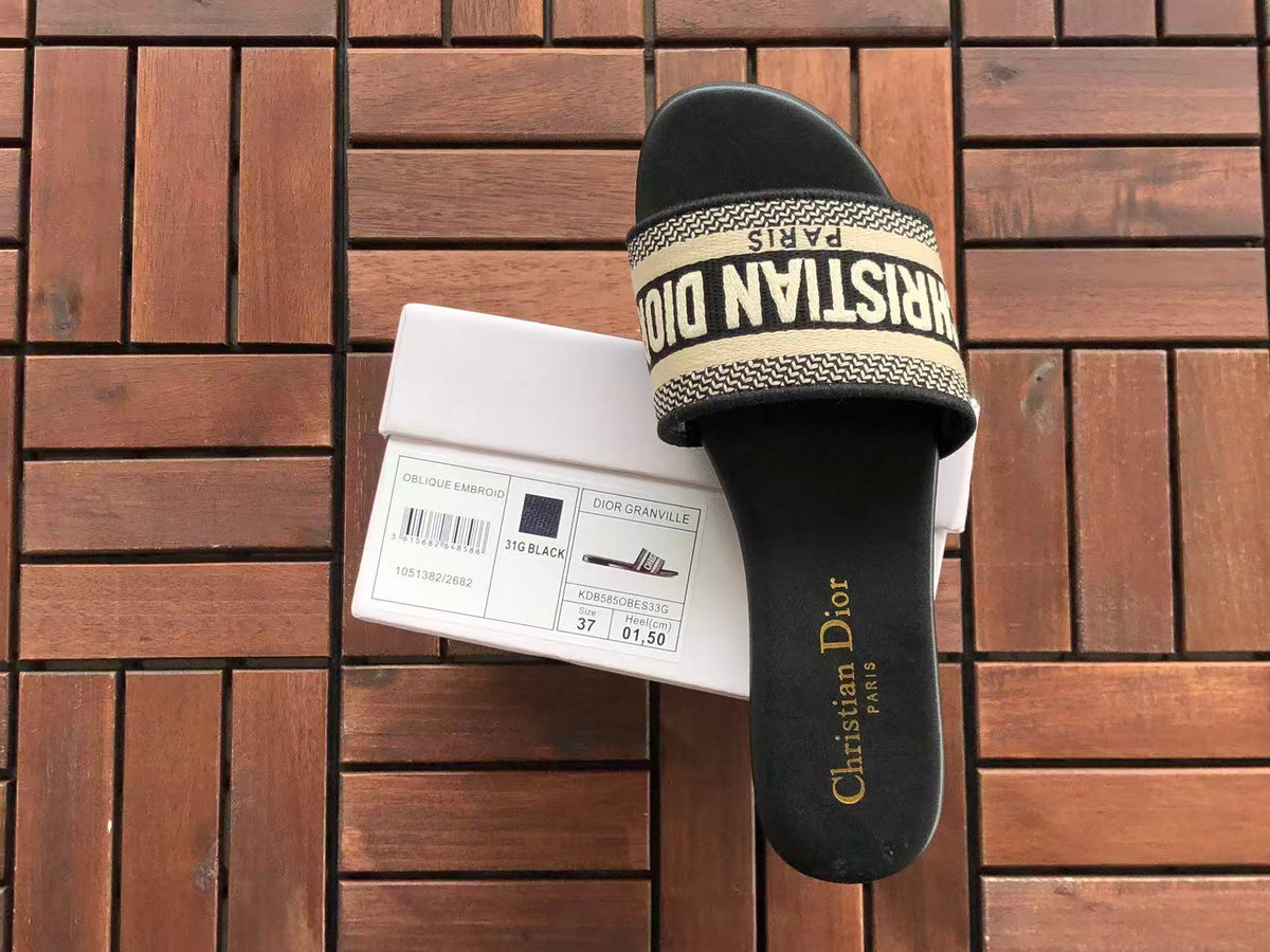 Chinelos Dior